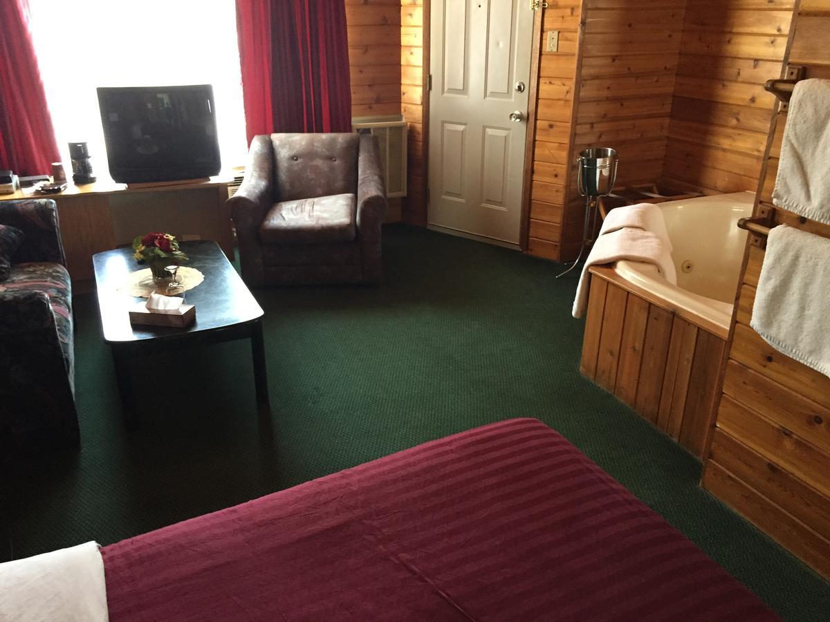 Falcon Lake Hotel Exteriör bild